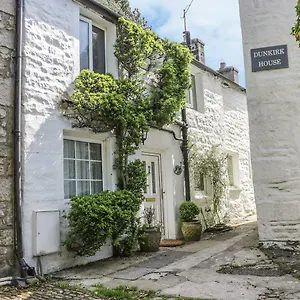 https://villa-8-stonegate.yorkshirehotels.net